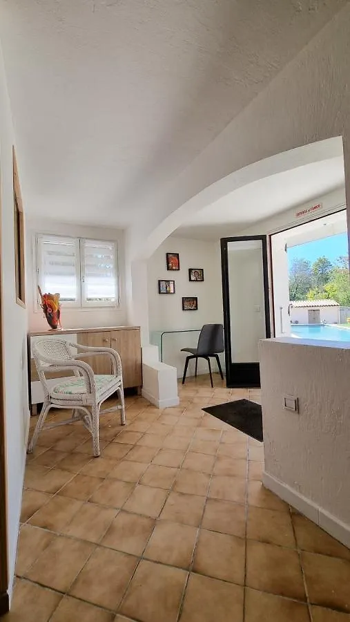 Dolce Apartment 3 Bedrooms 5 Guests 10Min To Cannes Мандельё-ла-Напуль